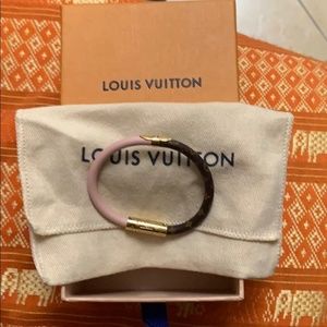 LOUIS VUITTON DAILY CONFIDENTIAL BRACELET 17 HTF!!